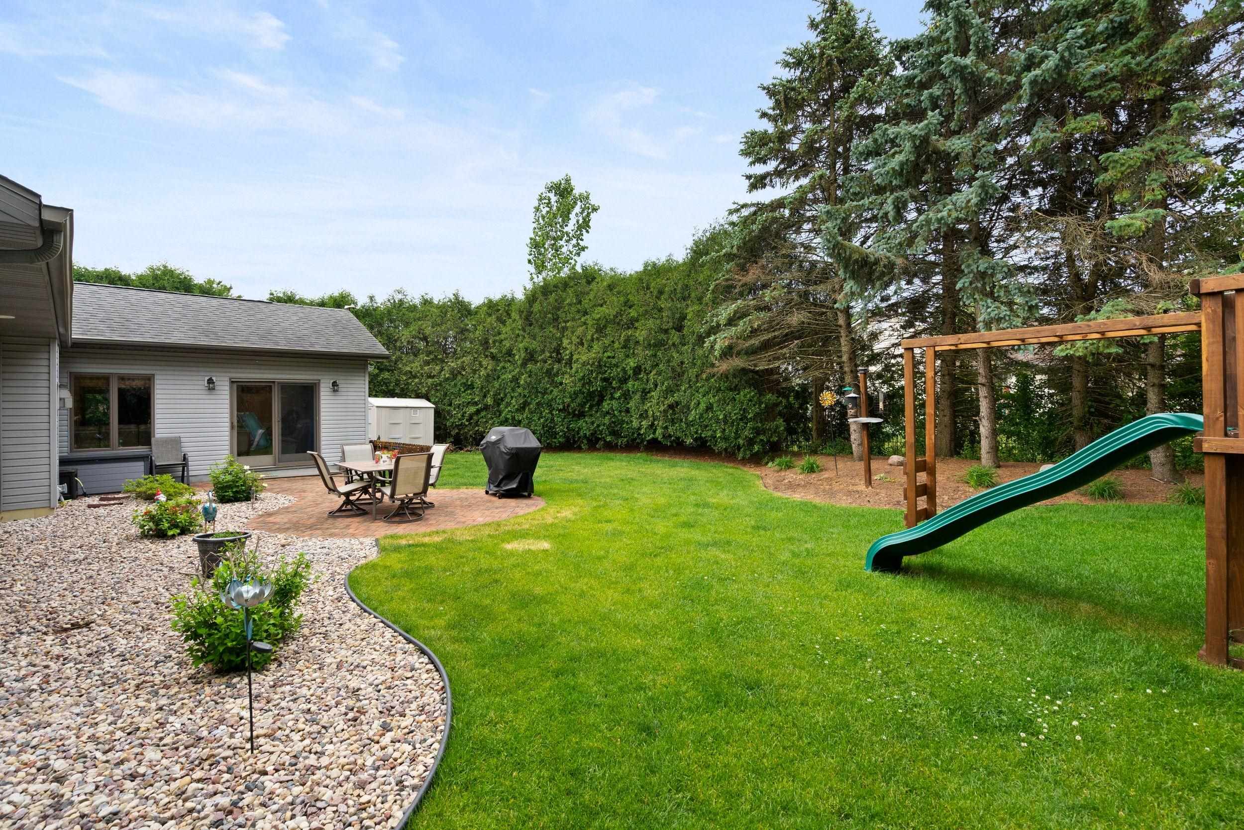 W2585 Oakbrook Court Appleton, WI 54915 - Photo 13 of 56