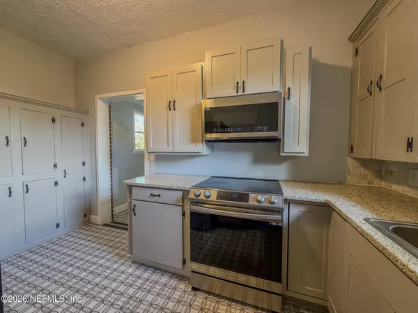 $1,750 | 2047 North Market Street, Jacksonville, FL 32206