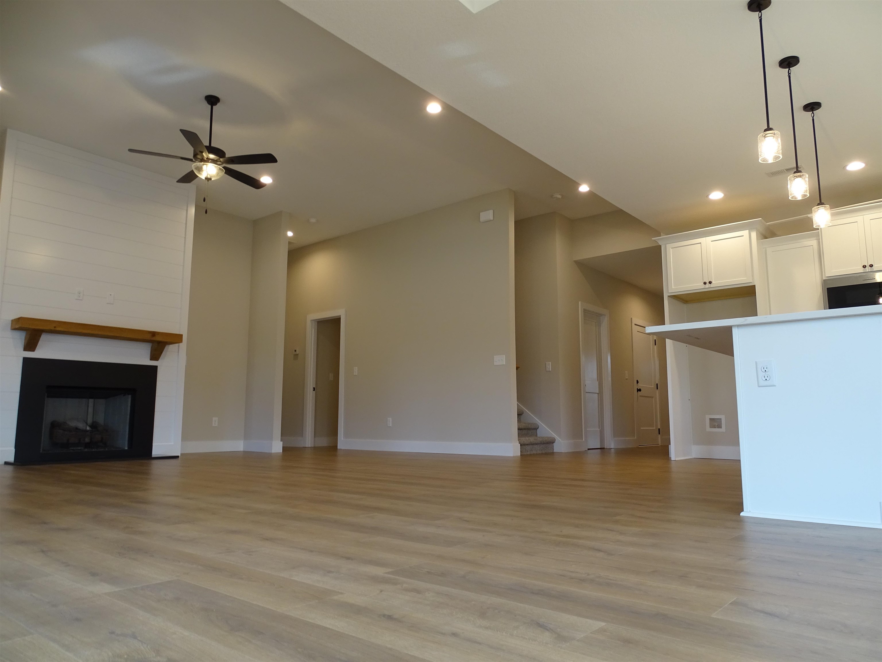 130 Babb Road Campobello, SC 29322 - Photo 4 of 39