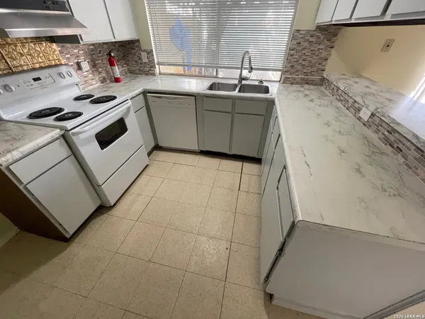 $950 | 7107 Swinford, San Antonio, TX 78239