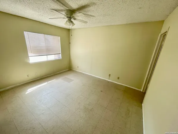 $950 | 7107 Swinford, San Antonio, TX 78239