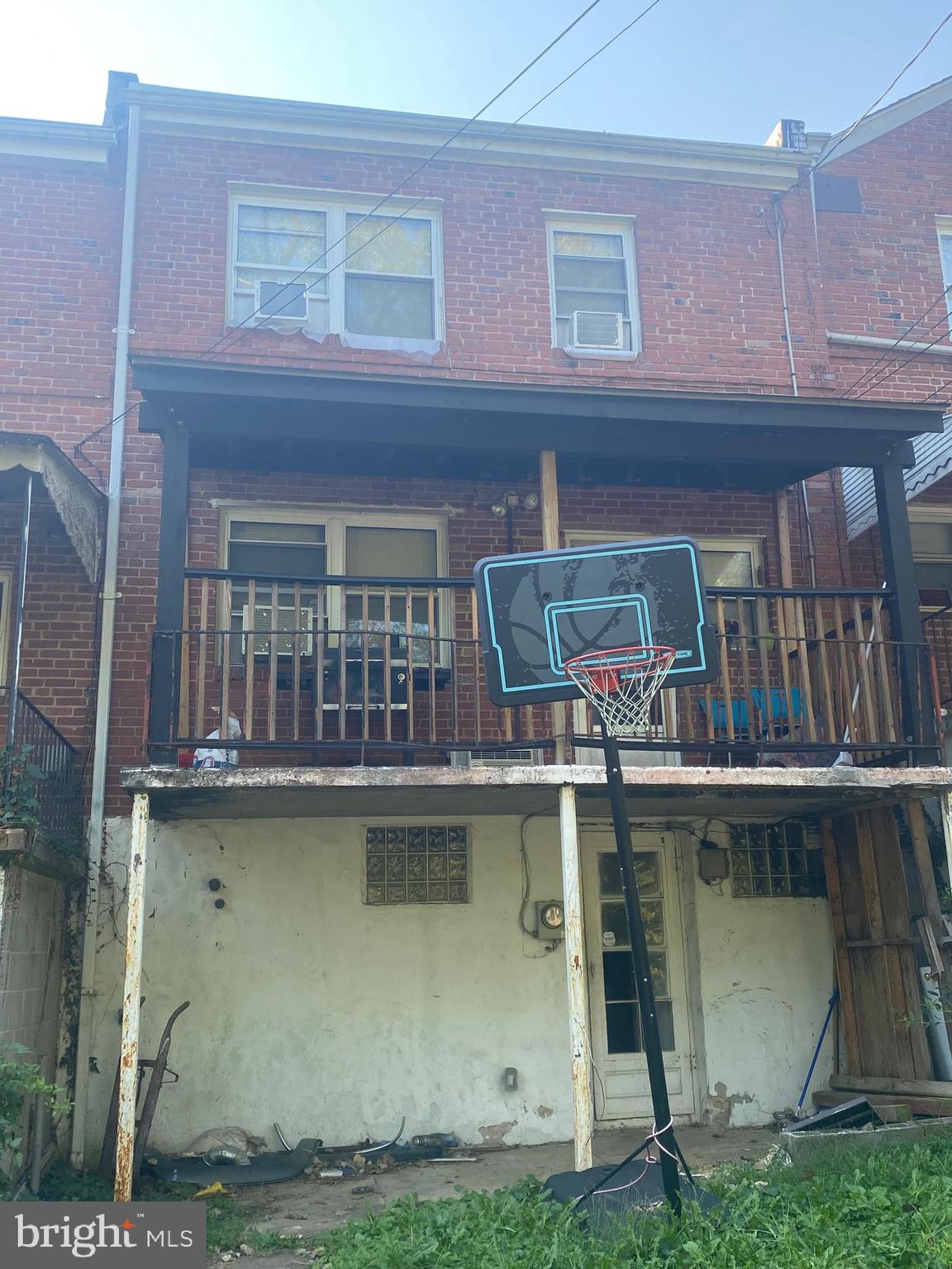 450 Random Road Baltimore, MD 21229 - Photo 17 of 17 a front view of a house with balcony