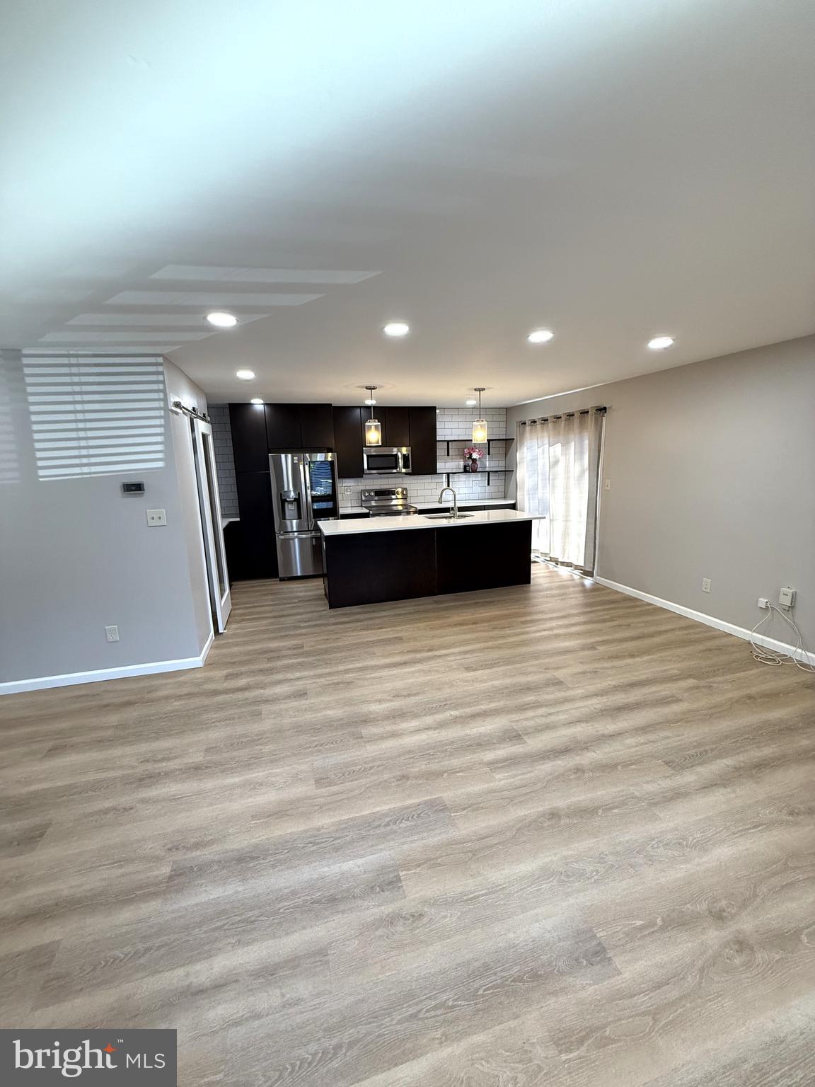 10289 Ridgeline Drive Gaithersburg, MD 20886 - Photo 2 of 9