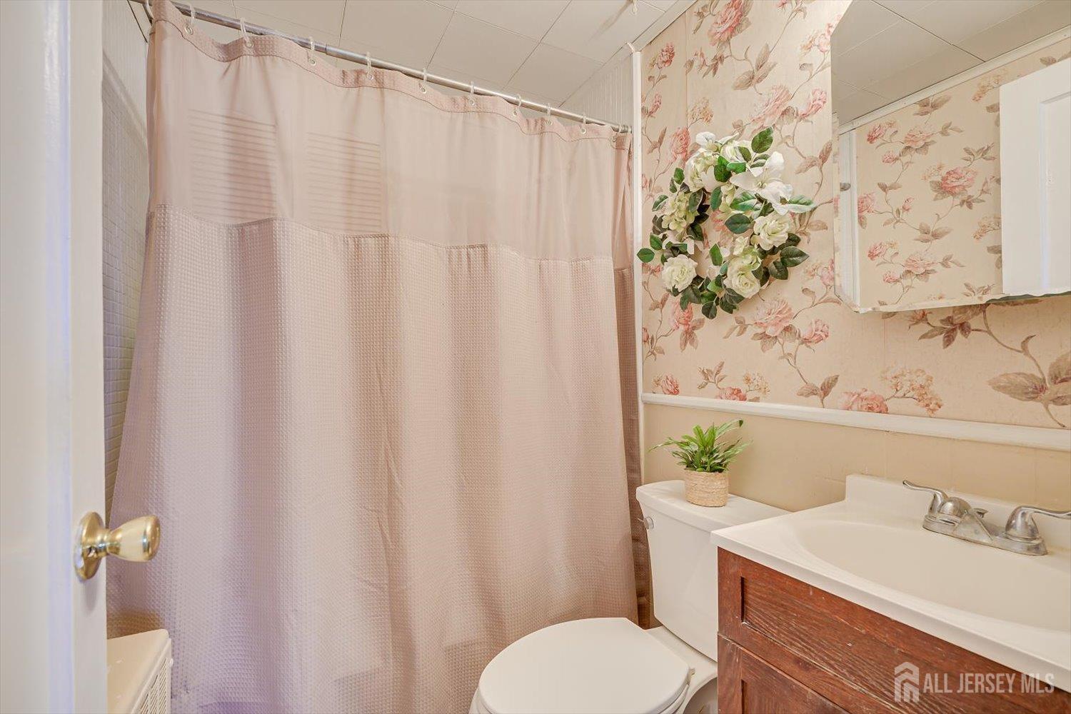 105 East Cliff Road Colonia, NJ 07067 - Photo 14 of 21