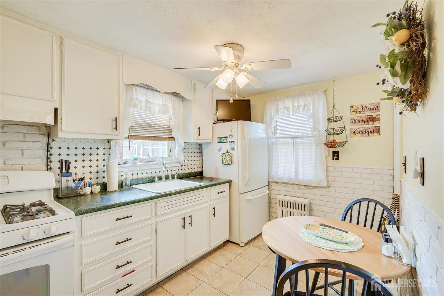 105 East Cliff Road Colonia, NJ 07067 - Photo 6 of 21