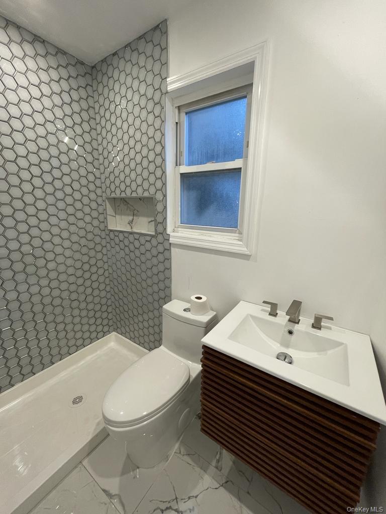 246-07 137th Road, Unit ROOM#1 Queens, NY 11422 - Photo 3 of 3