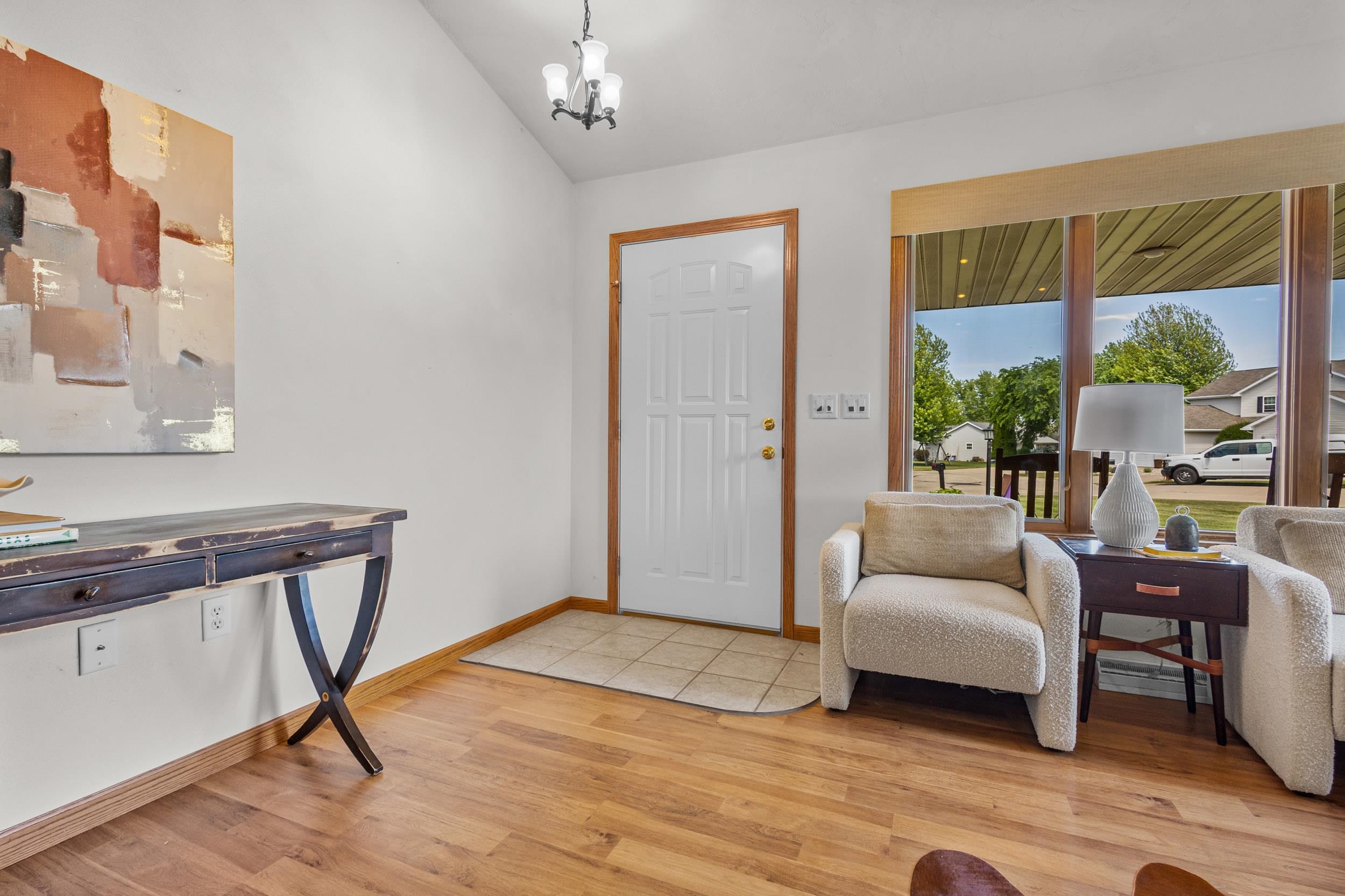 N9513 Cathy Court Appleton, WI 54915 - Photo 5 of 55