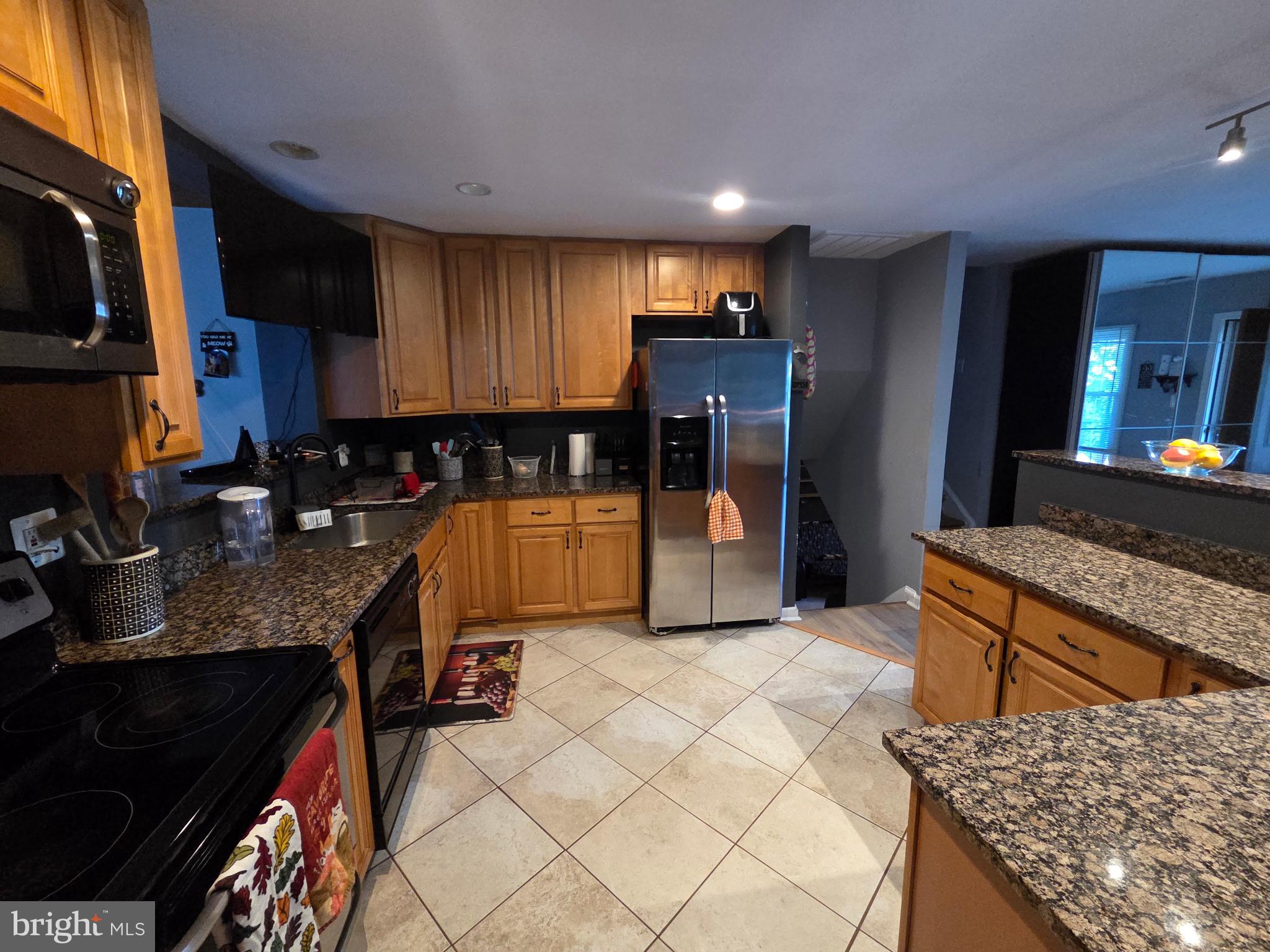 1029 South Ironwood Road Sterling, VA 20164 - Photo 8 of 55 Gallery Image 8