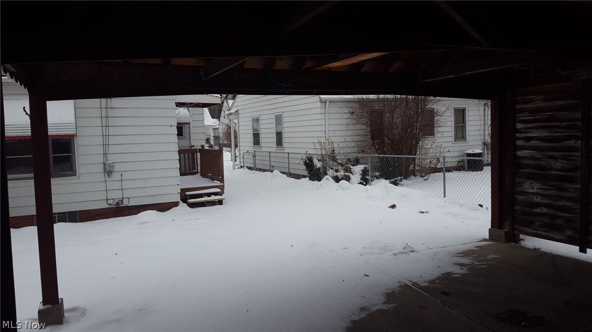 1218 Argonne Road Cleveland, OH 44121 - Photo 6 of 35