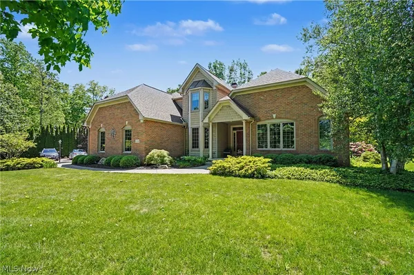 $645,000 | 1250 Woodsview Drive, Akron, OH 44313