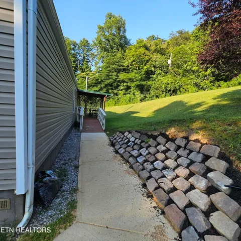 $160,000 | 1911 Branam Hill Road, Jellico, TN 37762