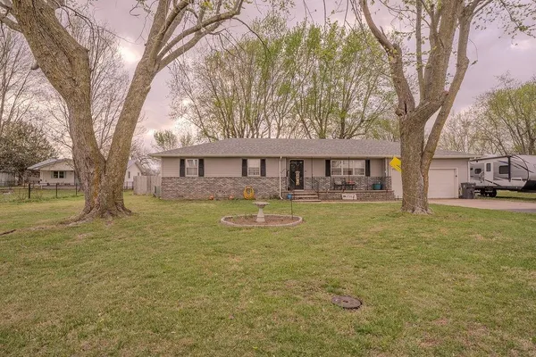 $149,999 | 804 North 8th Street, Chetopa, KS 67336