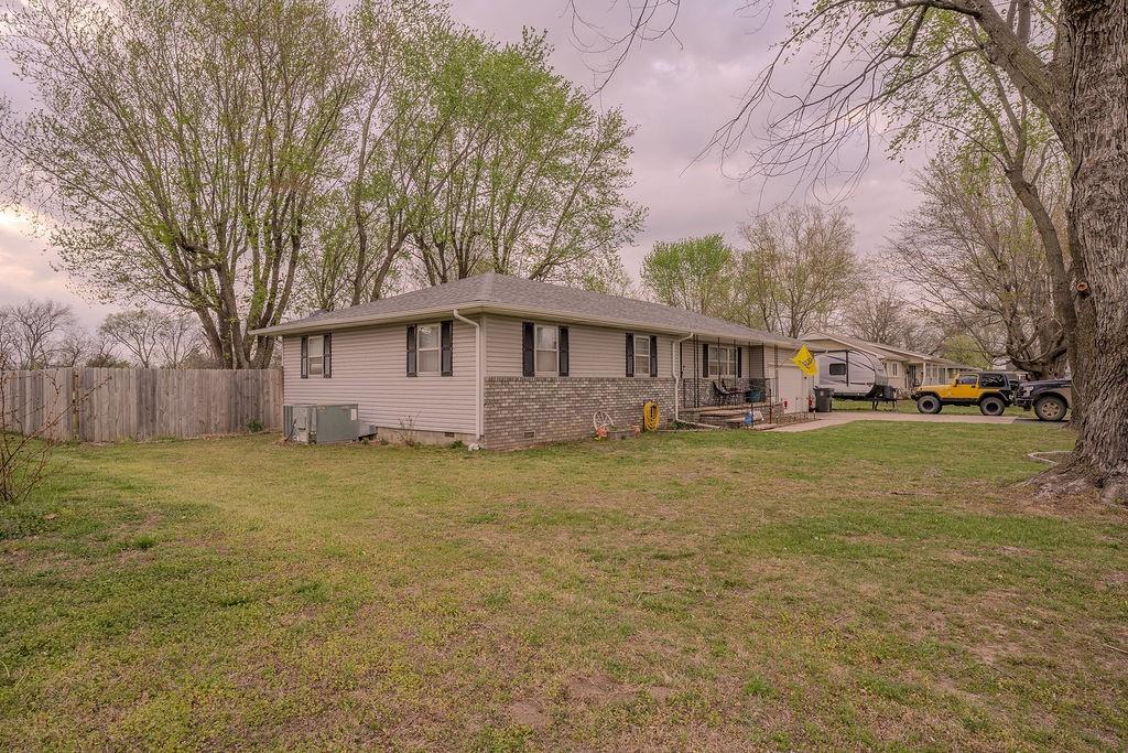 804 North 8th Street Chetopa, KS 67336 - Photo 3 of 30