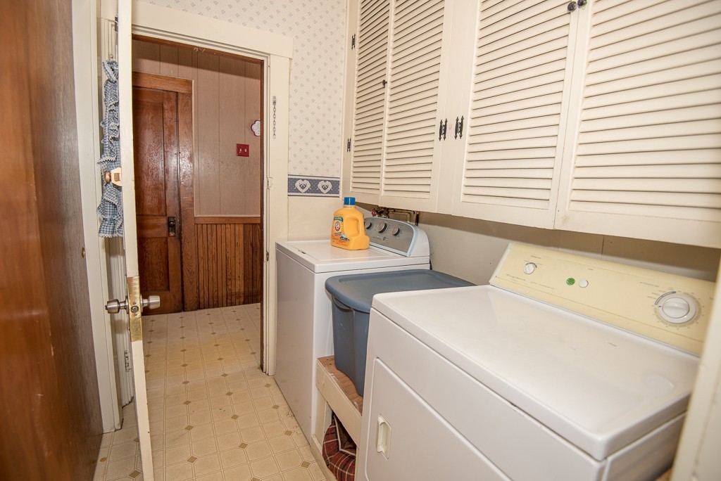 7-9 Boynton Street Clinton, MA 01510 - Photo 24 of 28 a utility room with dryer and washer