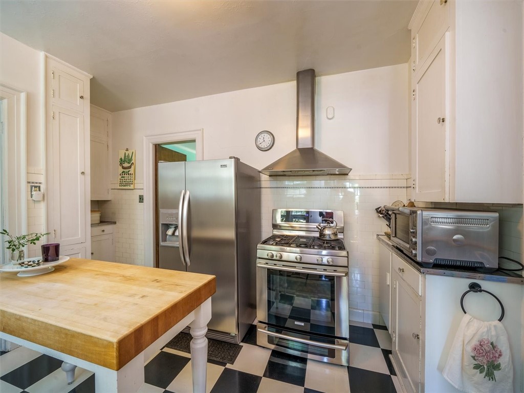 701 Sumner Avenue Syracuse, NY 13210 - Photo 11 of 44