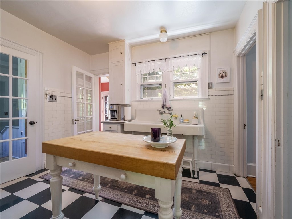 701 Sumner Avenue Syracuse, NY 13210 - Photo 14 of 44