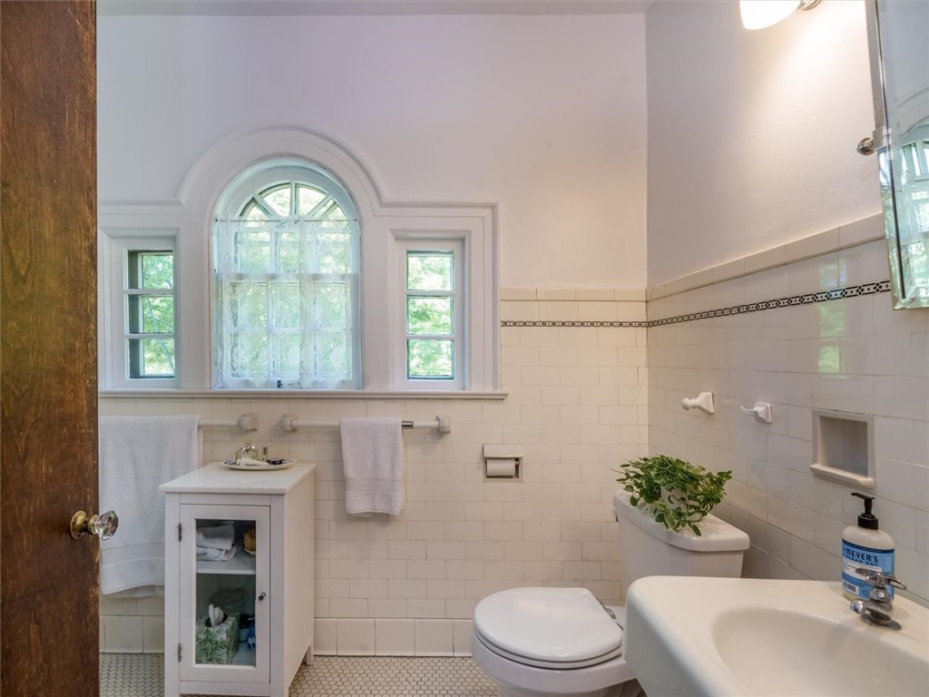 701 Sumner Avenue Syracuse, NY 13210 - Photo 28 of 44