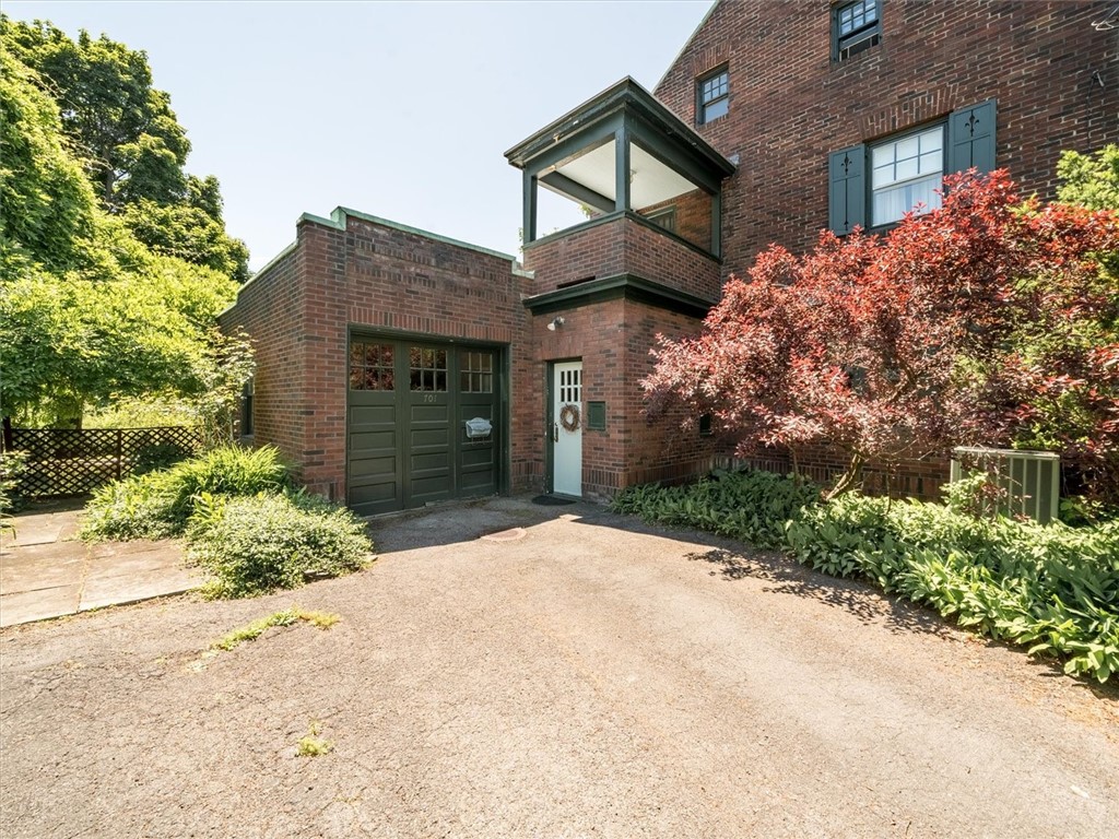 701 Sumner Avenue Syracuse, NY 13210 - Photo 4 of 44