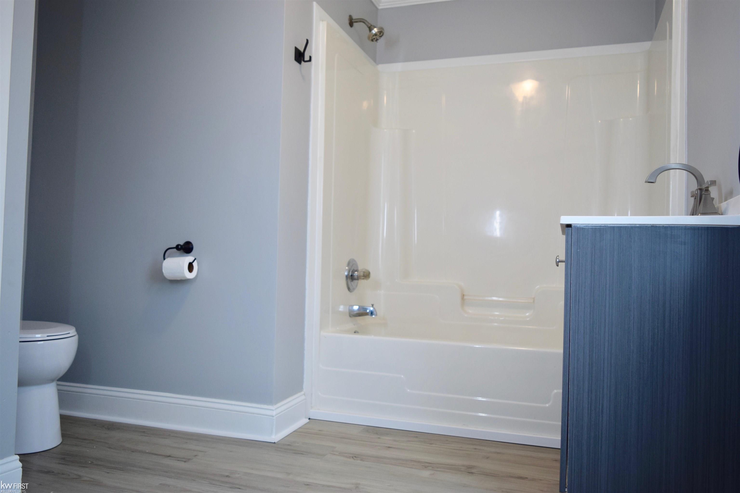 2117 Kenneth Street Burton, MI 48529 - Photo 14 of 22 50098192-13.JPG