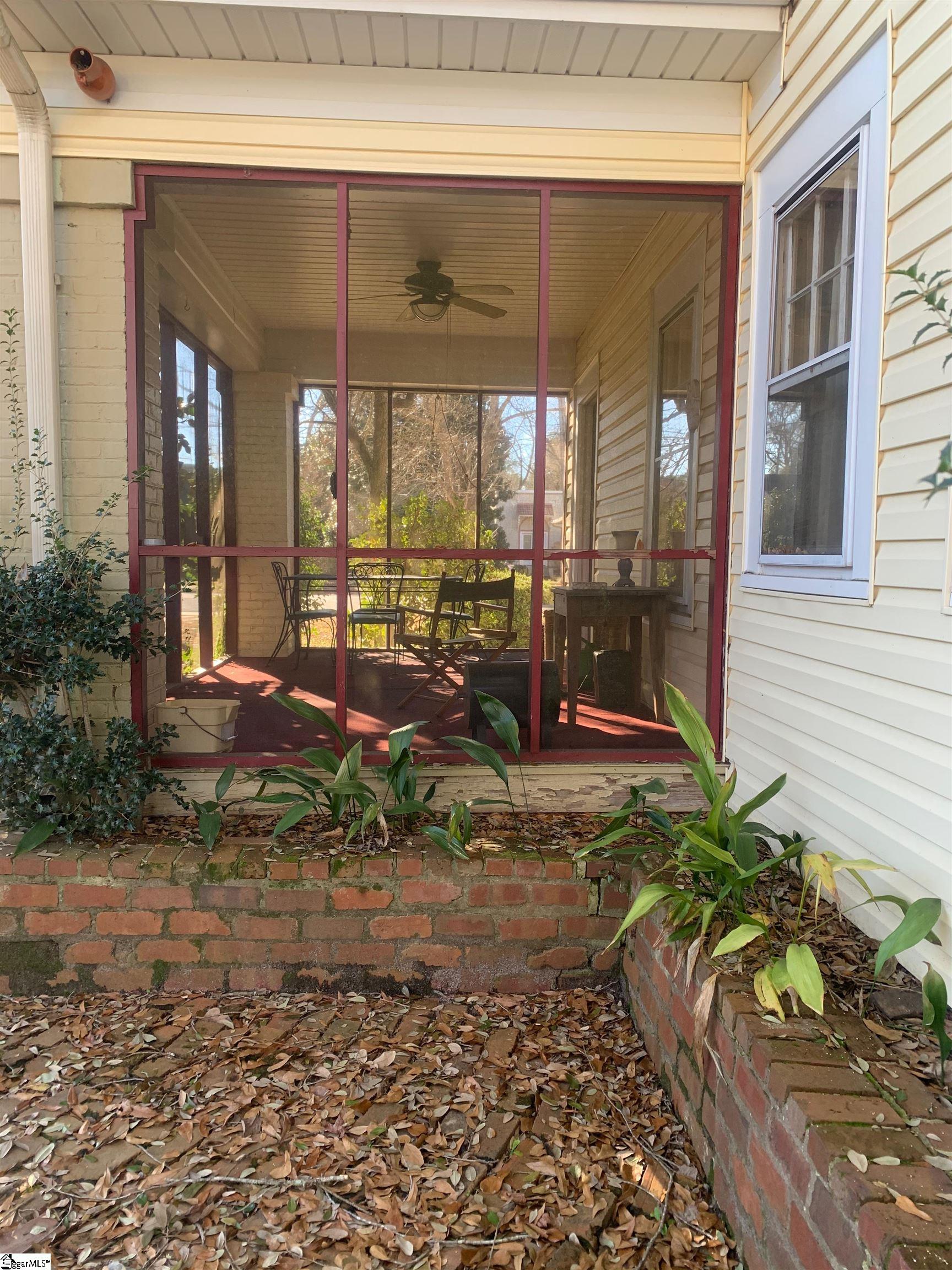 306 West Walnut Street Clinton, SC 29325 - Photo 5 of 30 Gallery Image 5
