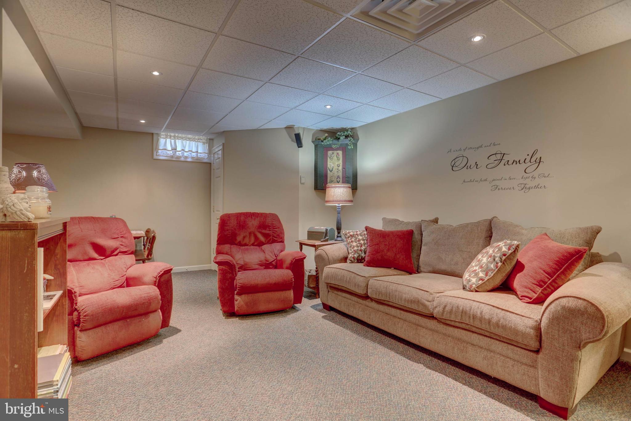 710 Orchard Road Manheim, PA 17545 - Photo 16 of 64