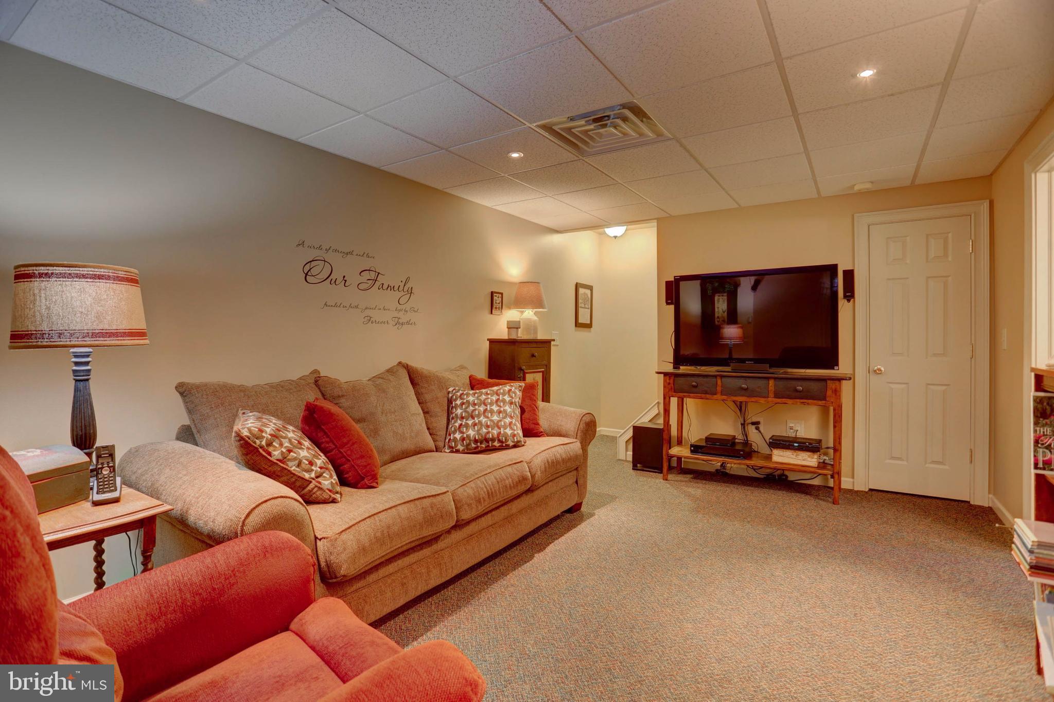 710 Orchard Road Manheim, PA 17545 - Photo 19 of 64
