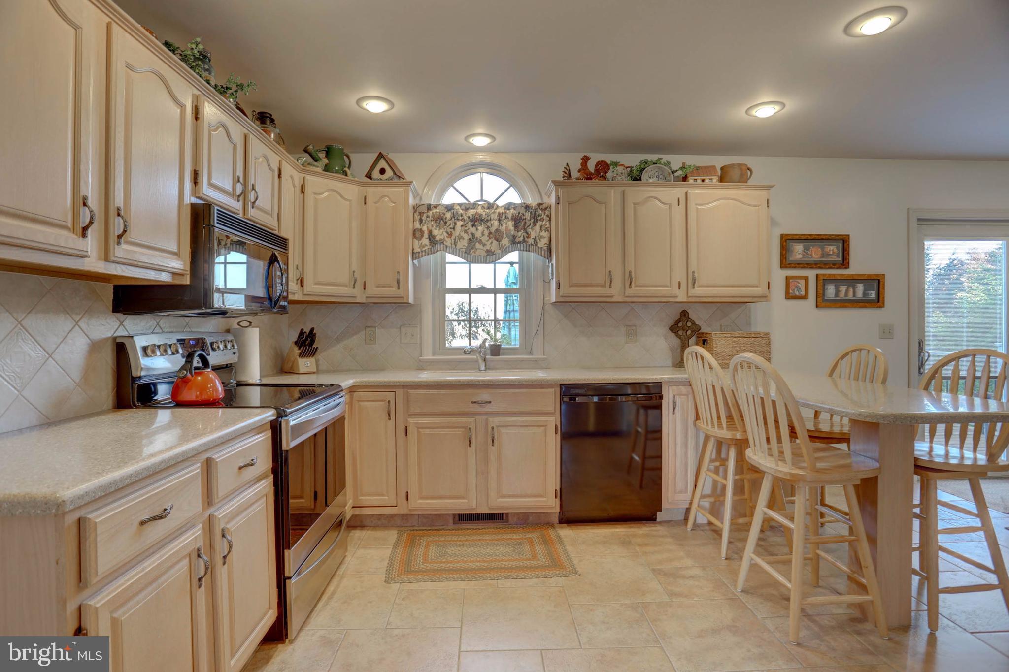 710 Orchard Road Manheim, PA 17545 - Photo 4 of 64