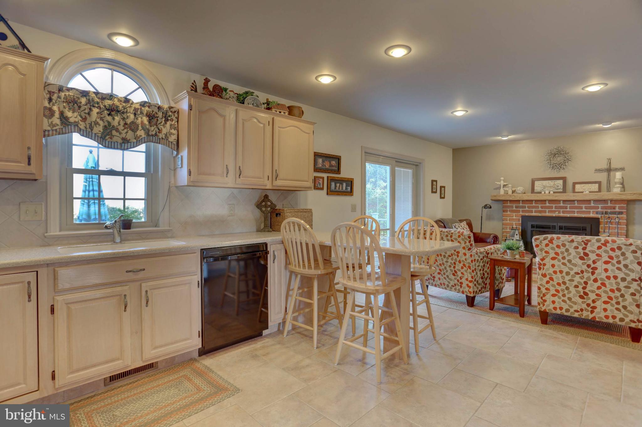 710 Orchard Road Manheim, PA 17545 - Photo 5 of 64