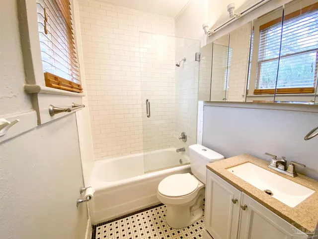 $1,700 | 1724 E Lane, Unit A, Pensacola, FL 32501