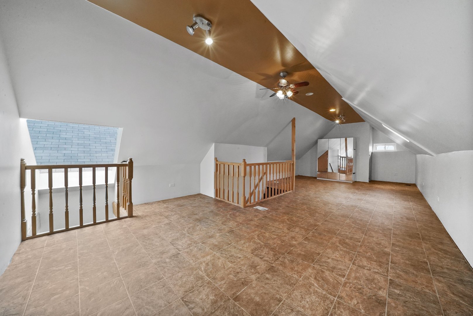 1154 West 17th Street Chicago, IL 60608 - Photo 26 of 35 a view of an empty room with stairs