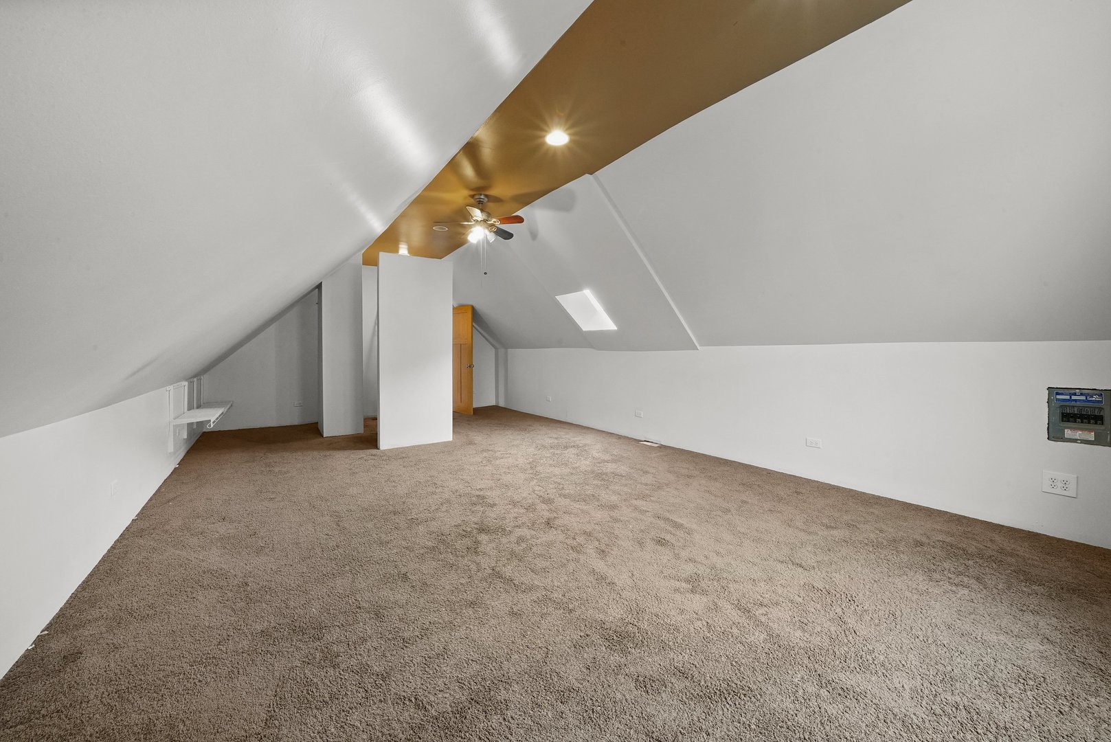 1154 West 17th Street Chicago, IL 60608 - Photo 27 of 35 a view of an empty room with a window