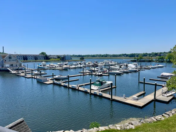 $3,200 | 131 Popes Island Road, Unit 131, Milford, CT 06461