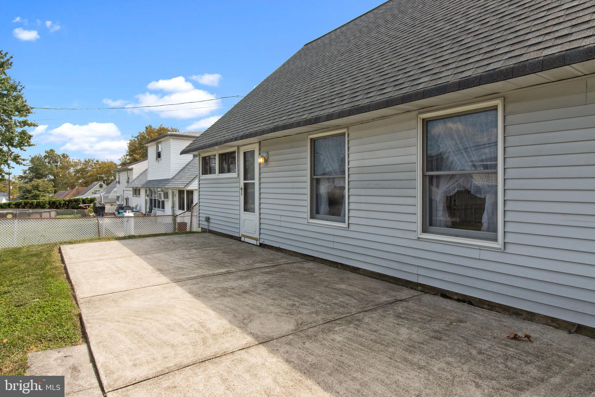 74 Ridge Lane Levittown, PA 19055 - Photo 21 of 25 Back Patio