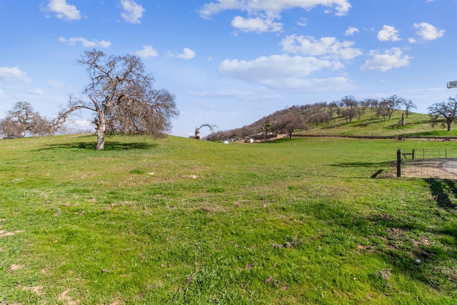 15676 Millerton Road Prather, CA 93651 - Photo 2 of 39 Gallery Image 2