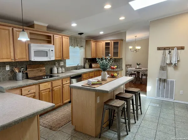 $1,699 | 105 Encino Torcido, Adkins, TX 78101