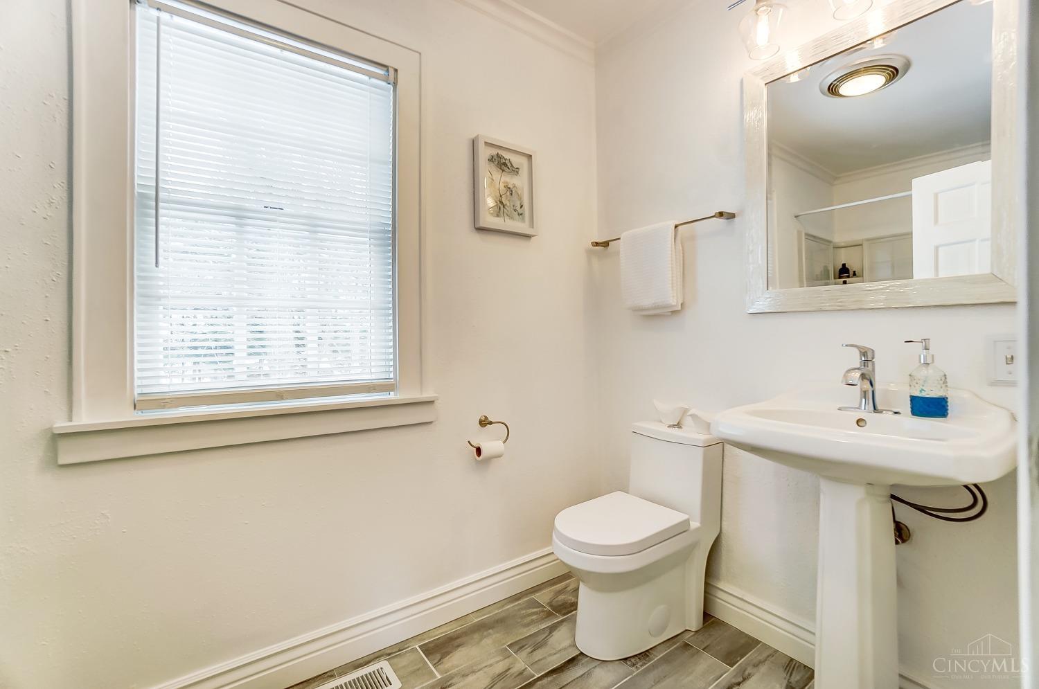 3919 Fulton Grove Road Cincinnati, OH 45245 - Photo 28 of 40 sexconf floor full bathroom