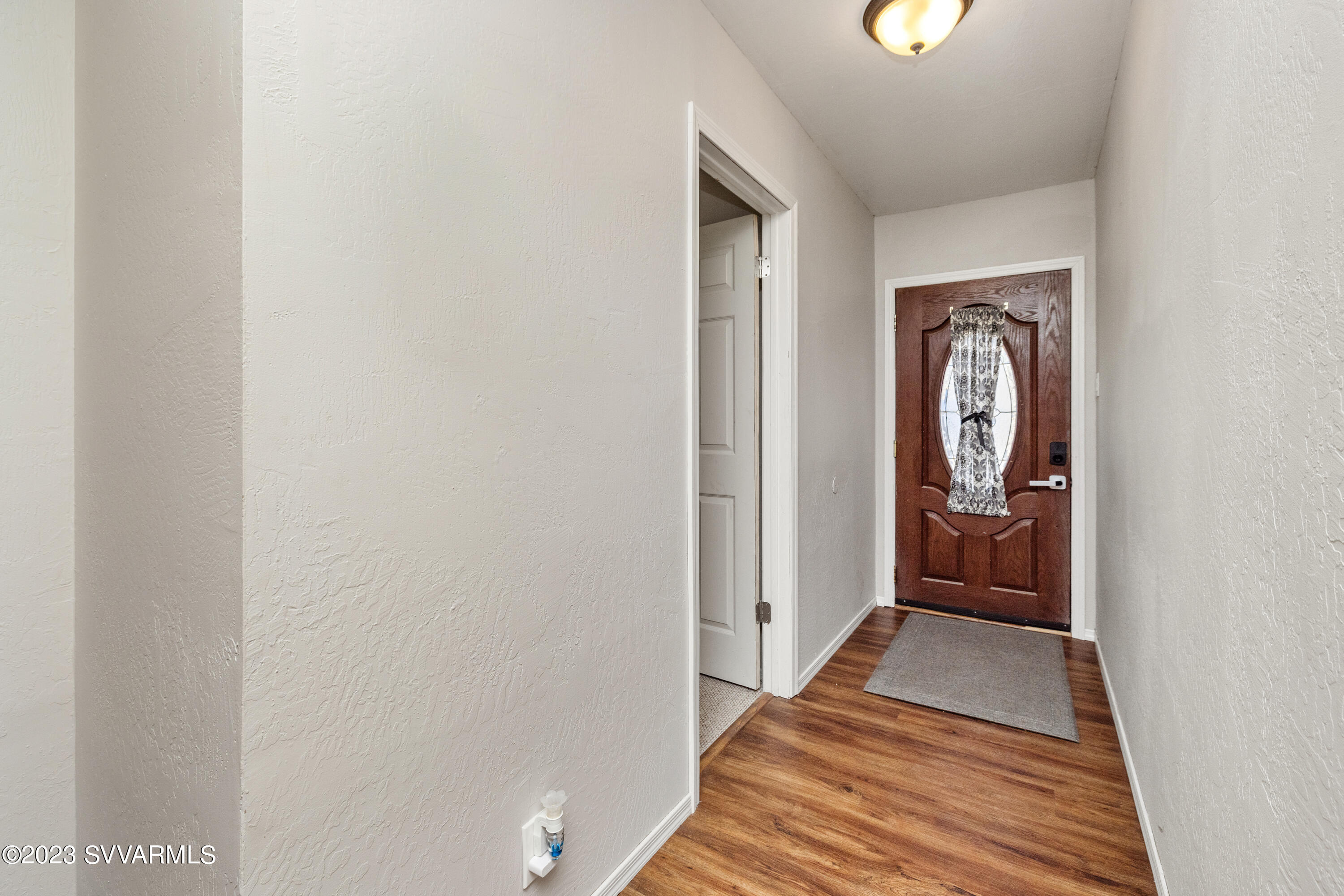 5295 North Dave Wingfield Road Rimrock, AZ 86335 - Photo 7 of 39 Foyer