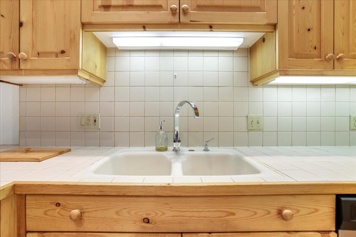 121 4 Seasons Way, Unit 13 Ketchum, ID 83340 - Photo 39 of 51 Double sink and new faucet