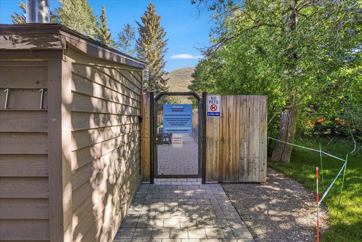 121 4 Seasons Way, Unit 13 Ketchum, ID 83340 - Photo 48 of 51 Entry by pool key only