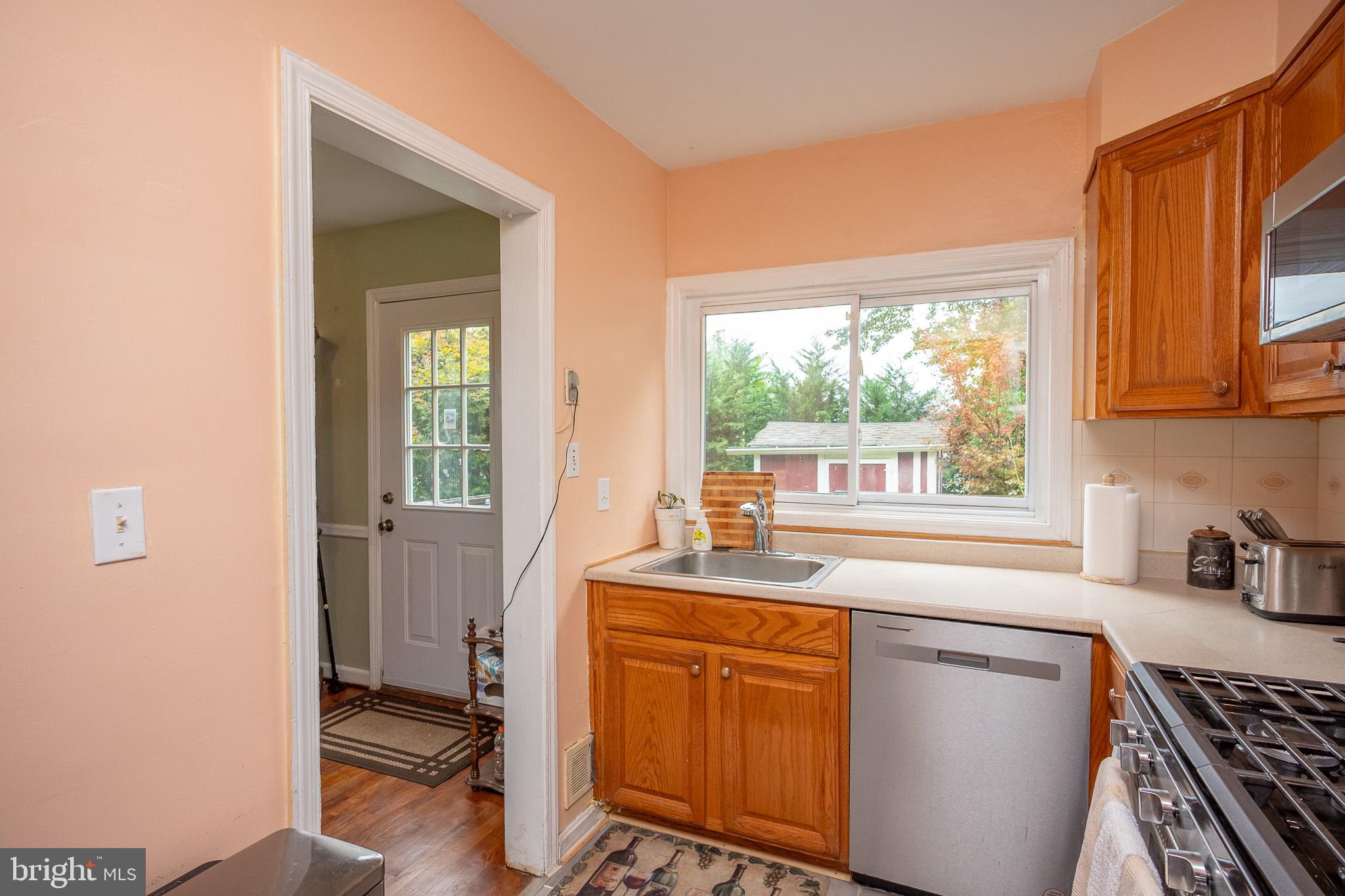 11904 Bluhill Road Silver Spring, MD 20902 - Photo 12 of 34 Kitchen