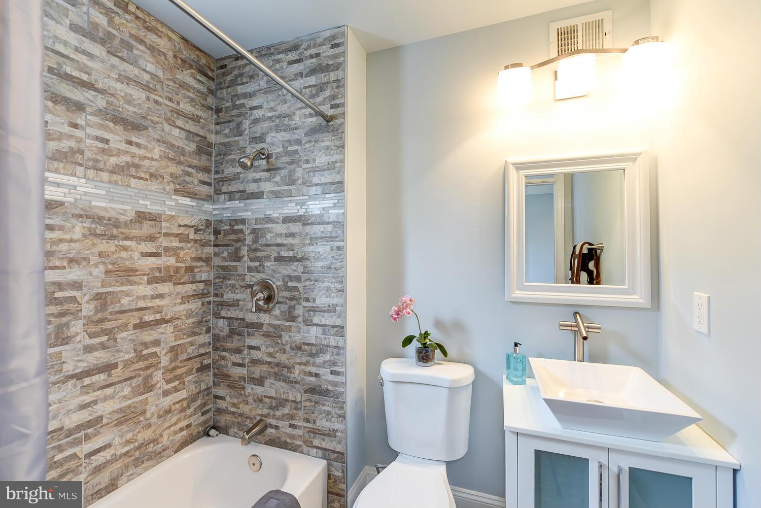 1632 Rosedale Street Northeast Washington, DC 20002 - Photo 22 of 30 Bath