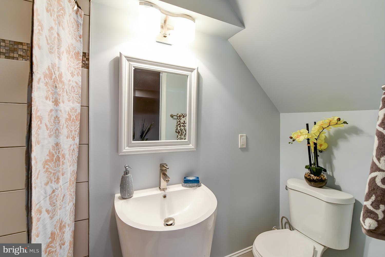 1632 Rosedale Street Northeast Washington, DC 20002 - Photo 25 of 30 Bath