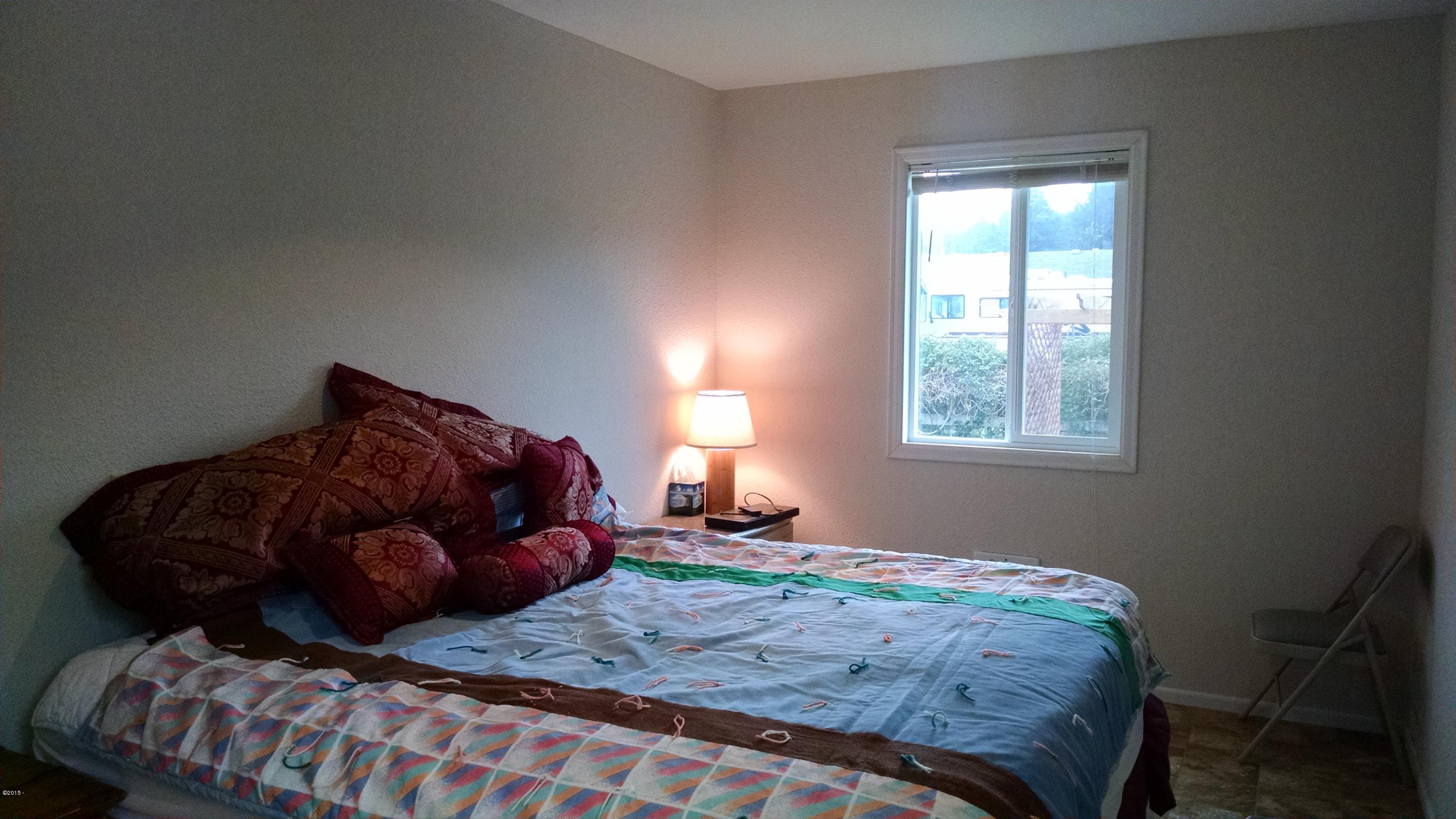 478 Southeast Moffitt Road Waldport, OR 97394 - Photo 11 of 16 Bed2