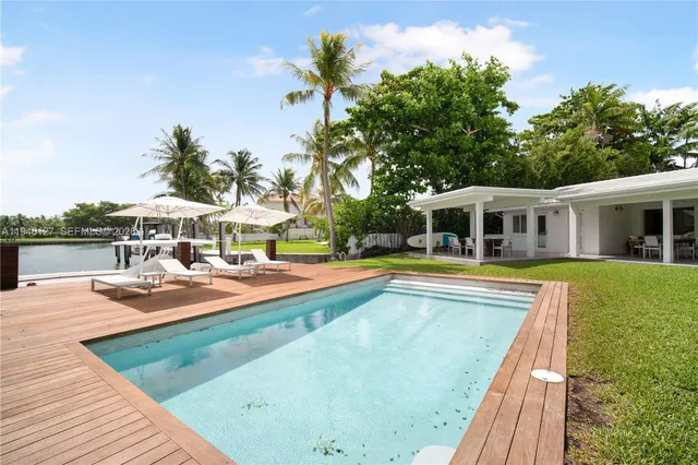 $32,000 | 861 Harbor Drive, Key Biscayne, FL 33149