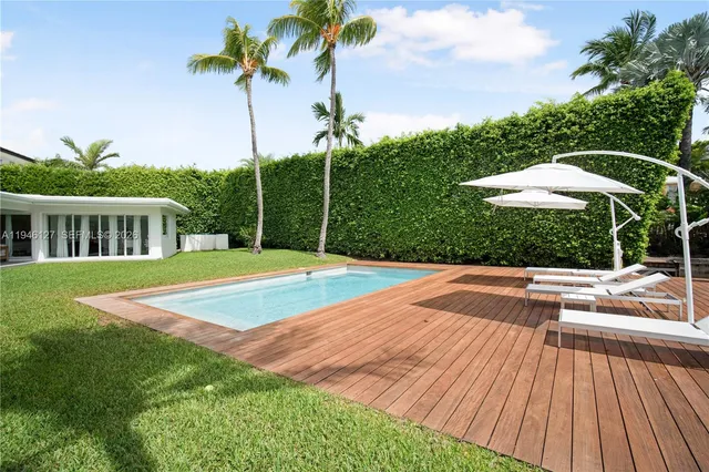 $32,000 | 861 Harbor Drive, Key Biscayne, FL 33149