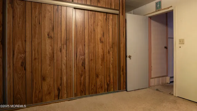 a view of a utility room