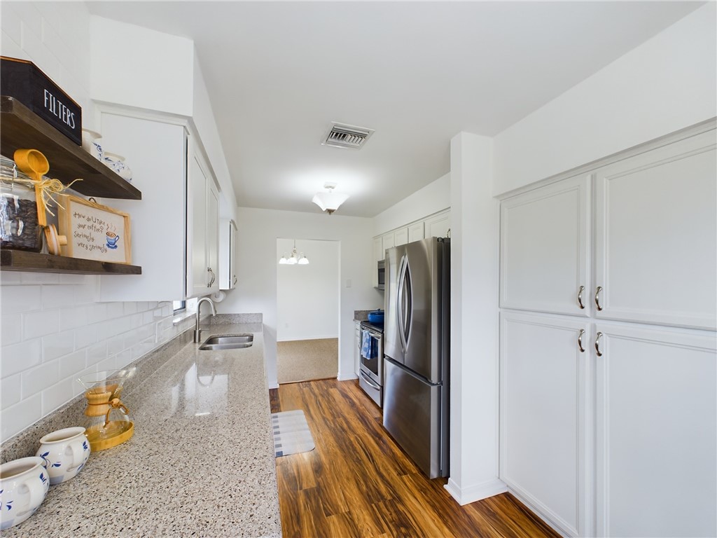 175 Del Monte Road Sebastian, FL 32958 - Photo 10 of 26 Gallery Image 10
