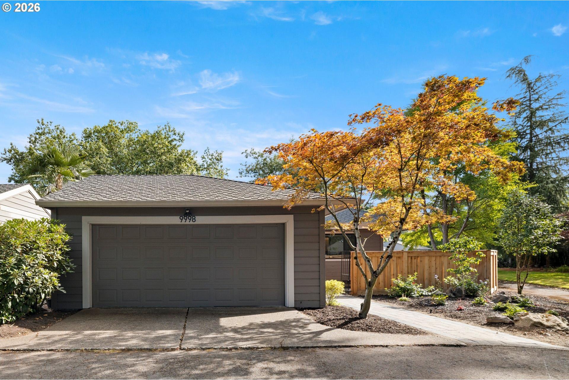 9998 Southwest French Prairie Road Wilsonville, OR 97070 - Photo 16 of 29 Garage