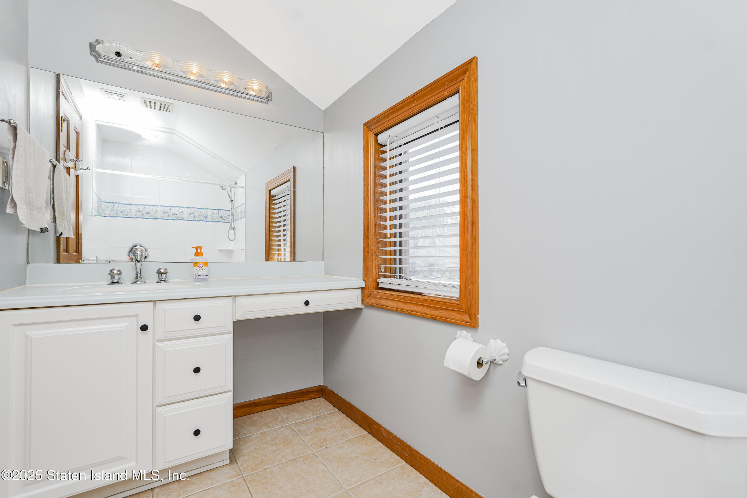 528 Rathbun Avenue Staten Island, NY 10312 - Photo 28 of 50 22-2