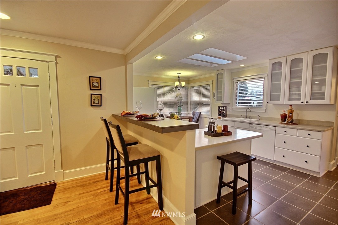 1104 North 30th Street Renton, WA 98056 - Photo 4 of 22